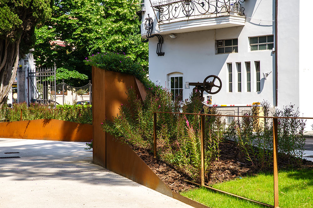 IrisAcqua \ Corten Garden IrisAcqua \ Corten Garden