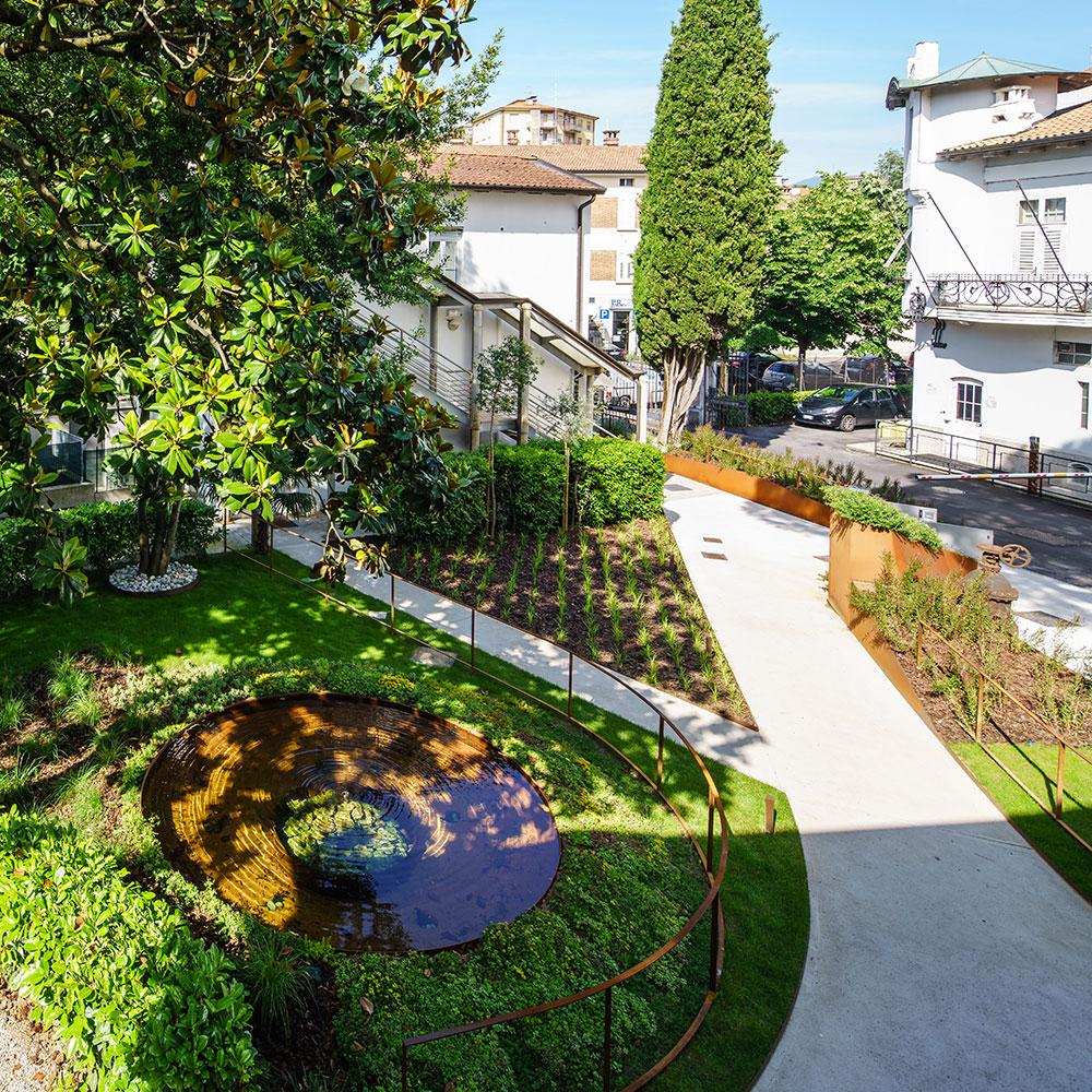 IrisAcqua \ Corten Garden IrisAcqua \ Corten Garden